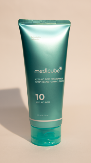 Azelaic Acid Niacinamide Deep Clean Foam Cleanser Medicube
